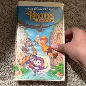 Disney The Rescuers Down Under VHS - Blue and Yellow Cover